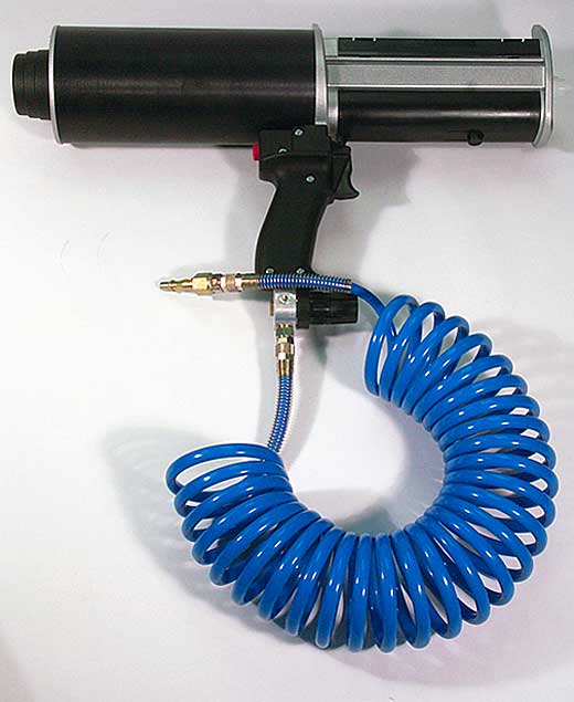 DP 400 Pneumatic Dispensing Gun with airline attached